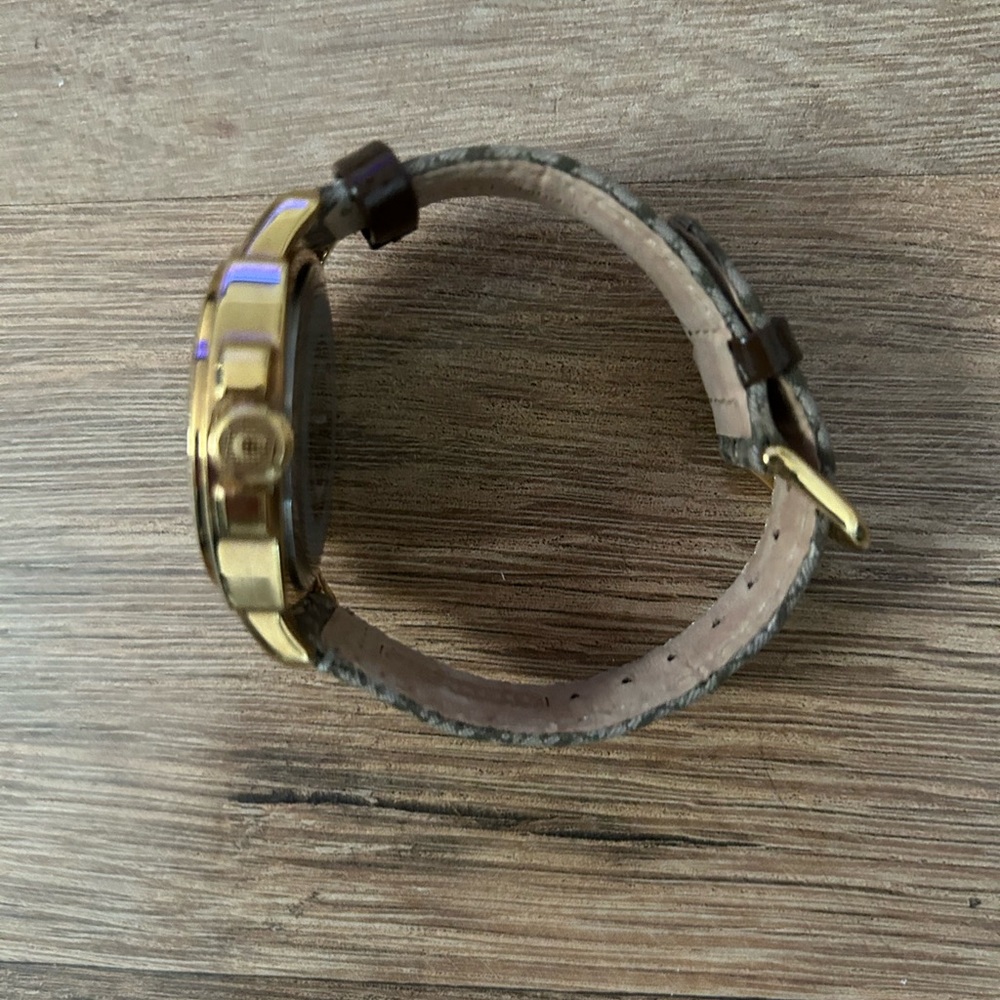 Coach Signature Logo Watch - Picture 4 of 8